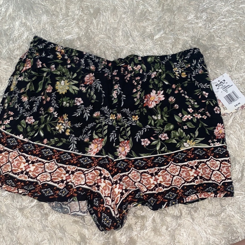 PINK REPUBLIC XL Floral black never worn shorts